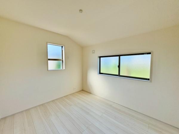 松戸市高塚新田第2　2号棟　新築戸建