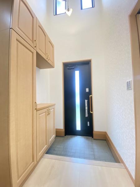松戸市秋山の中古一戸建て(玄関)