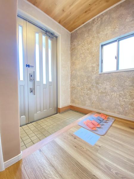 松戸市胡録台の中古一戸建て(玄関)