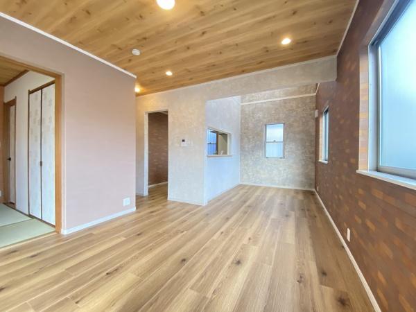 松戸市胡録台の中古一戸建て(リビング)