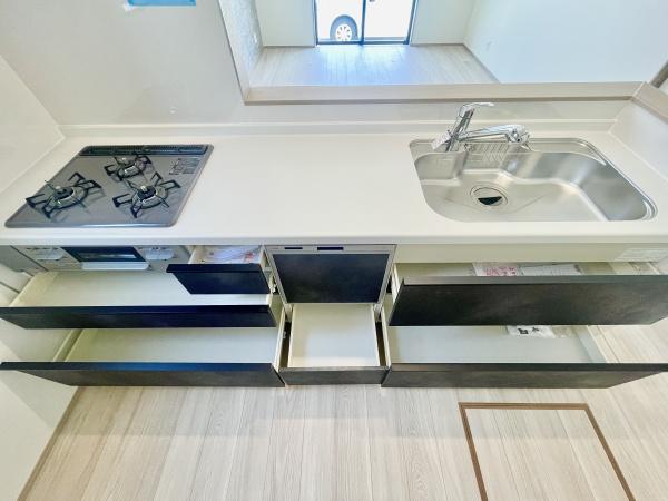 松戸市南花島3丁目　B号棟　新築戸建