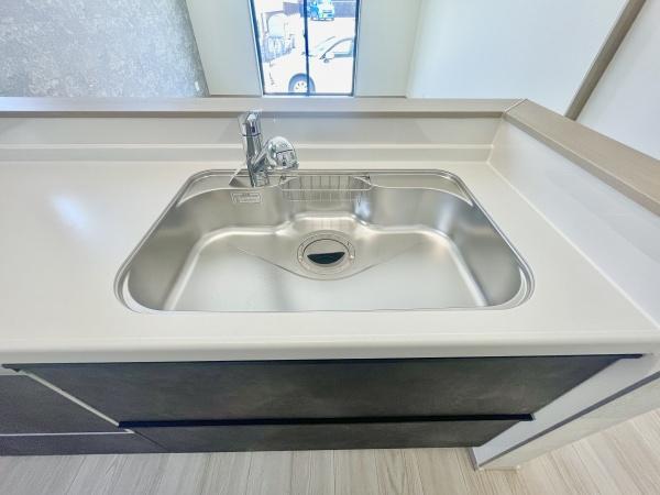 松戸市南花島3丁目　B号棟　新築戸建