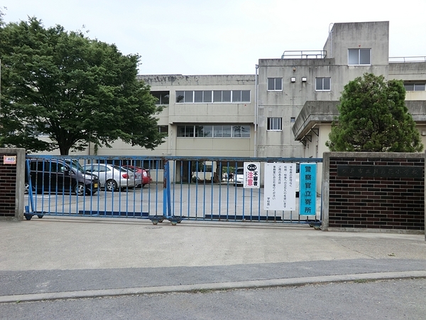 松戸市小金原8丁目　B号棟　新築戸建(松戸市立貝の花小学校)
