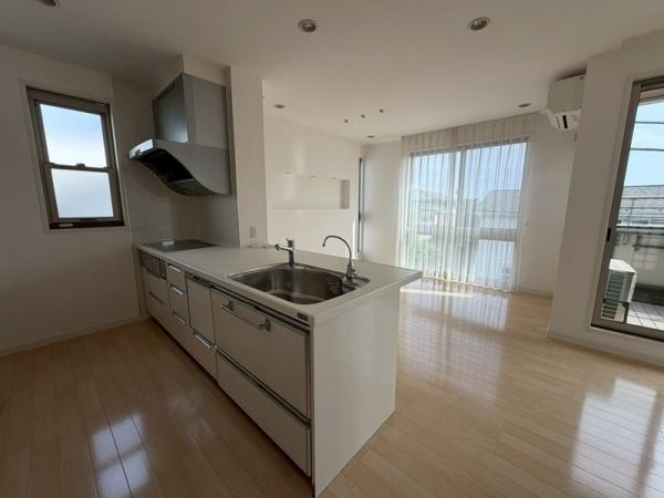 鎌倉市七里ガ浜東２丁目の中古一戸建