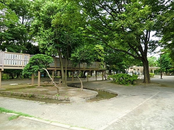世田谷区下馬5丁目の中古一戸建て(こどものひろば公園)