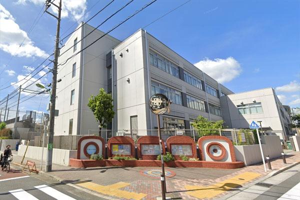 ウエリス下北沢(世田谷区立代沢小学校)