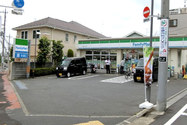 世田谷区松原６丁目の中古一戸建て(ファミリーマート松原六丁目店)