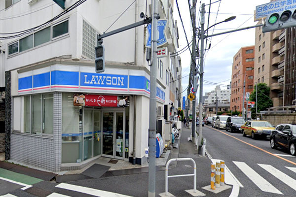 ライオンズマンション白金第3(ローソン白金三光店)
