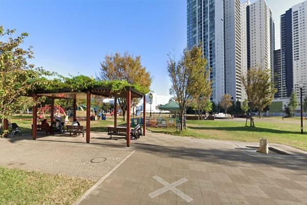 ワールドシティタワーズアクアタワー(港南緑水公園)