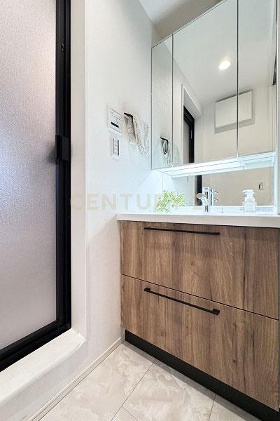 世田谷区北沢1丁目の中古一戸建て(洗面台・洗面所)