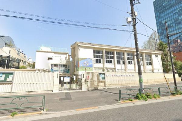 神宮外苑ハウス(渋谷区立千駄谷小学校)