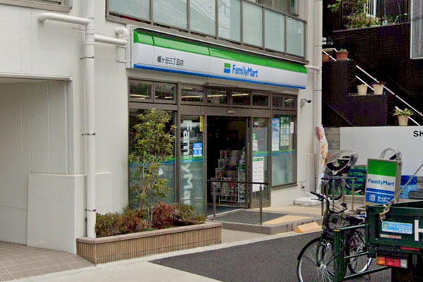 サンピア幡ヶ谷公園(ファミリーマート幡ヶ谷三丁目店)