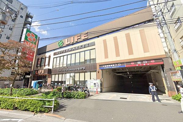 ウィン新宿若松町(ライフ若松河田駅前店)