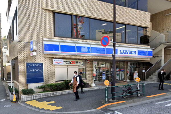 ニュー外苑ハイツ(ローソン北参道駅前店)