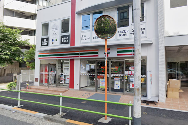 ディーグランセ西麻布ハイヴァリー(セブンイレブン西麻布3丁目店)