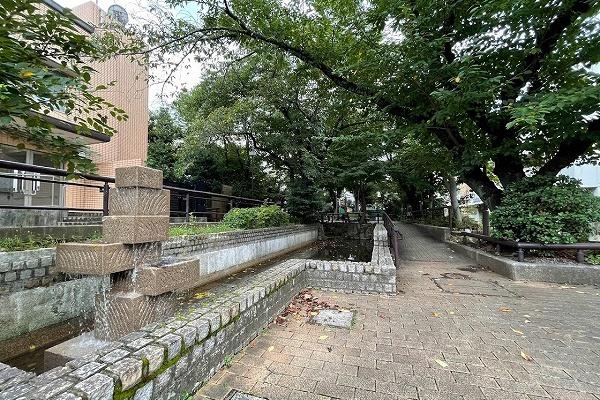 イソラ中目黒(中町せせらぎ緑地公園)