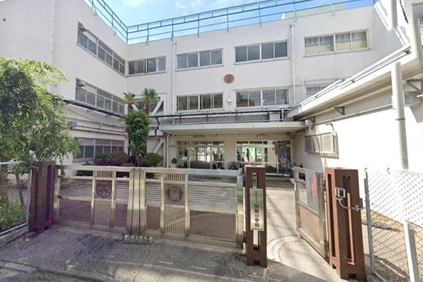 世田谷区下馬4丁目の中古一戸建て(世田谷区立駒繋小学校)