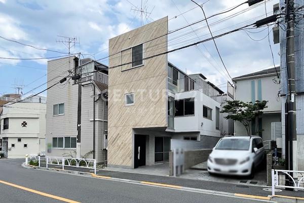 世田谷区下馬４丁目の中古一戸建て