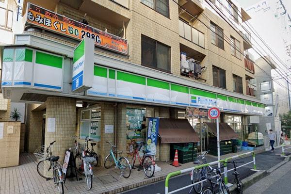 クレド用賀(ファミリーマート用賀二丁目店)