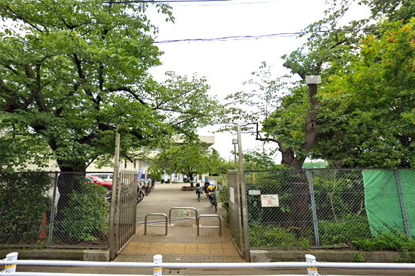 パーク・コート学芸大学(目黒区立碑文谷体育館)