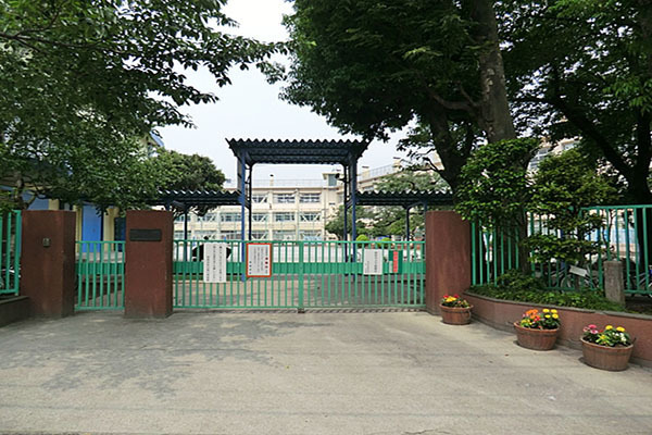 世田谷区砧5丁目の土地(世田谷区立砧小学校)