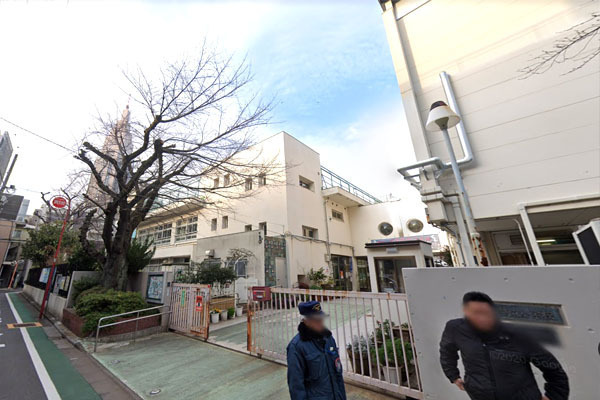 千駄ヶ谷ハウス(渋谷区立鳩森小学校)