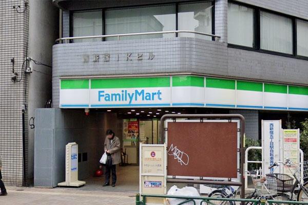 パレソレイユ西新宿(ファミリーマートサンズ西新宿店)