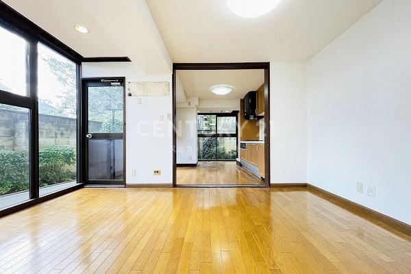 白金台シャスター