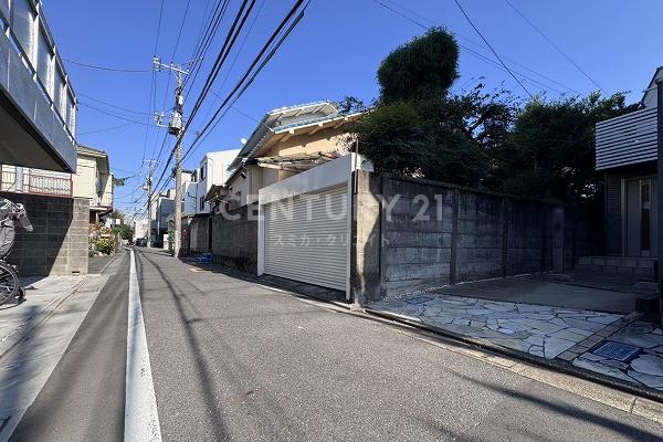 目黒区中町1丁目の中古一戸建て(前面道路含む現地写真)