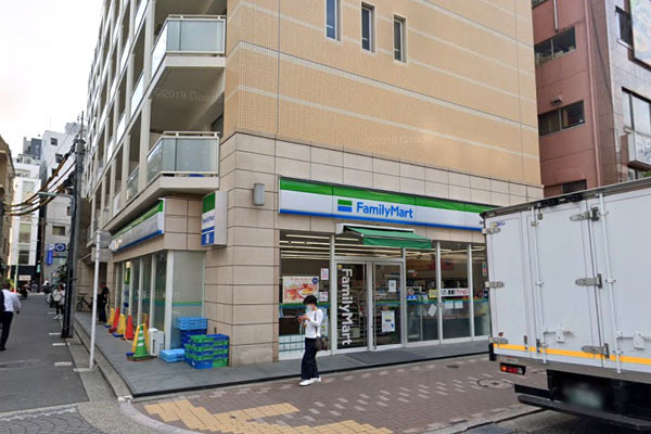 グランドメゾン麻布十番館(ファミリーマート麻布十番商店街通り店)