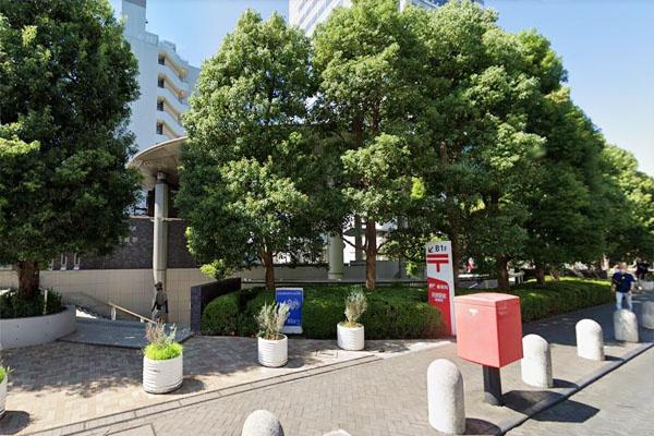 ライオンズスクエア用賀(用賀駅前郵便局)