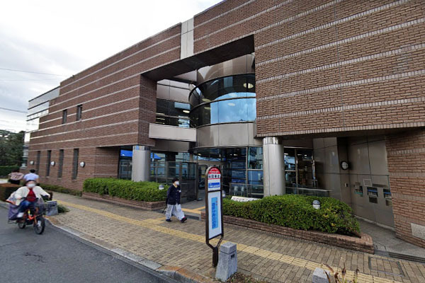 世田谷区祖師谷４丁目の中古一戸建て(世田谷区立砧図書館)