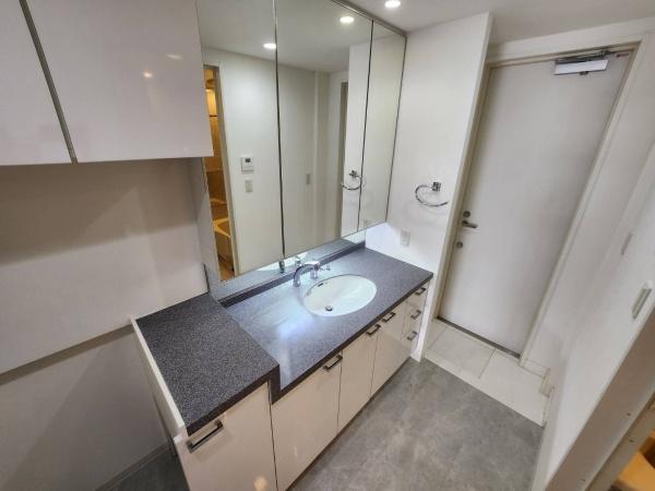 ワールドシティタワーズキャピタルタワー