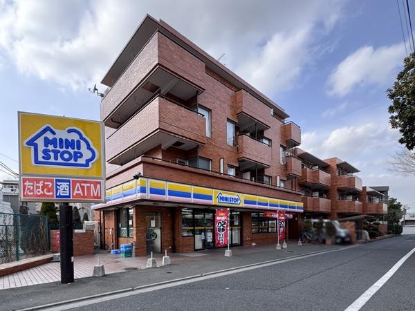 マンション和泉苑(ミニストップ杉並和泉町店)