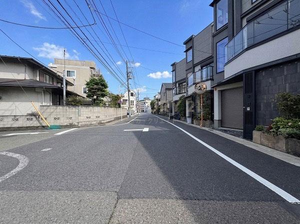 世田谷区等々力七丁目築浅一戸建て