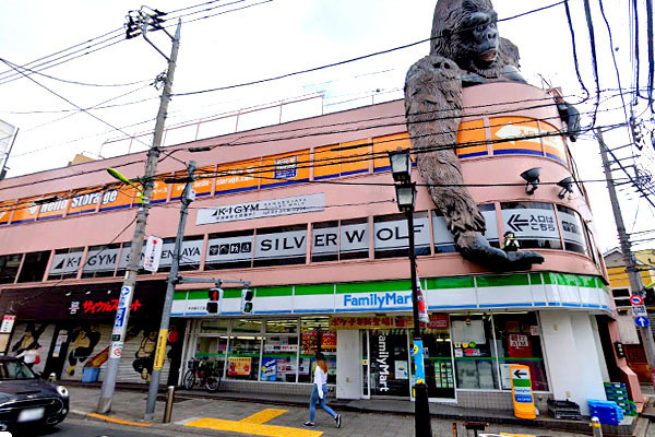グランドヒルズ三軒茶屋ヒルトップガーデンＣ棟(ファミリーマート太子堂三丁目店)