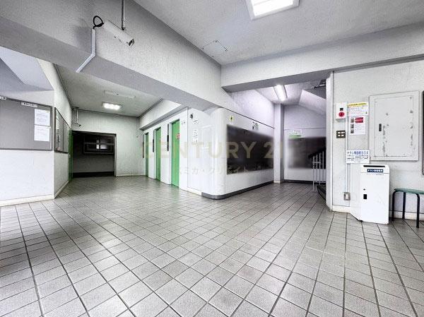 戸山ハイツ27号棟