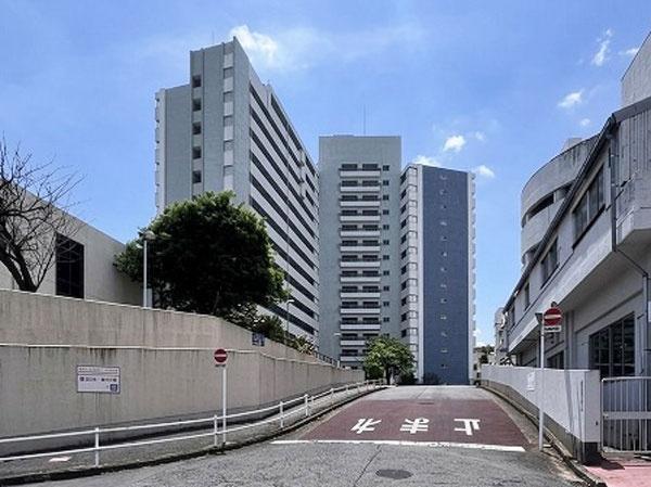 戸山ハイツ27号棟