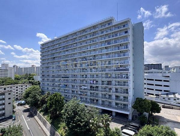 戸山ハイツ27号棟