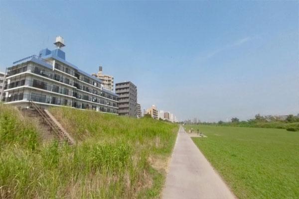 リヴァリエＣ棟(多摩川六郷橋緑地)