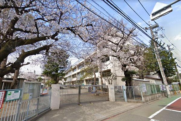 世田谷区深沢６丁目の中古一戸建て(世田谷区立深沢小学校)