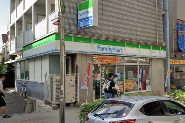 ユニーブル世田谷明大前(ファミリーマート明大前店)