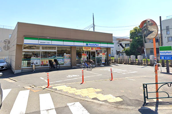 クレヴィア三軒茶屋(ファミリーマート世田谷若林一丁目店)