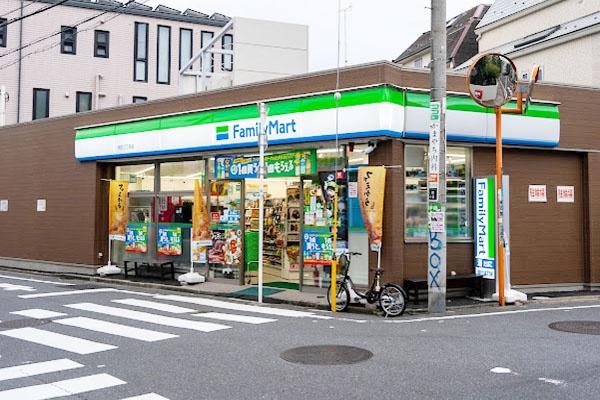 世田谷区三宿２丁目の中古一戸建て(ファミリーマート池尻三丁目店)
