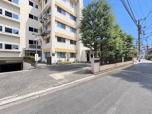 初台マンション