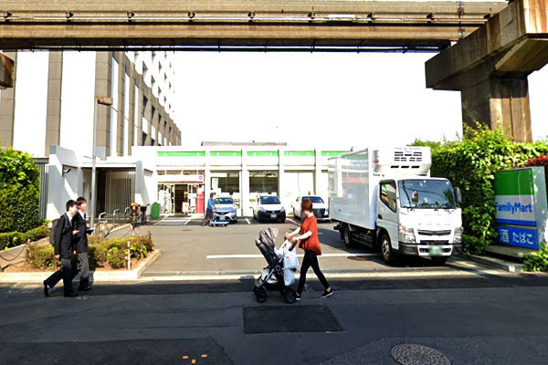 ワールドシティタワーズブリーズタワー(ファミリーマート港南四丁目店)