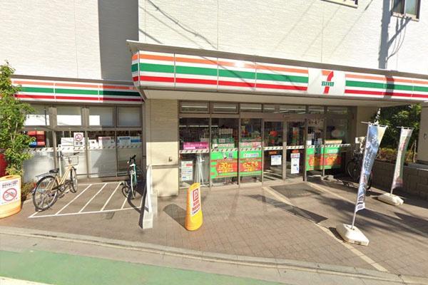 自由が丘メープル(セブンイレブン目黒自由が丘2丁目店)