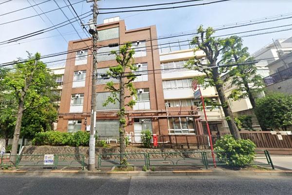 目黒区中目黒４丁目の中古一戸建て(目黒区立中目黒小学校)