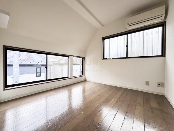 目黒区中目黒４丁目の中古一戸建て