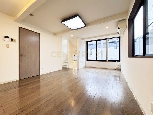 目黒区中目黒４丁目の中古一戸建て